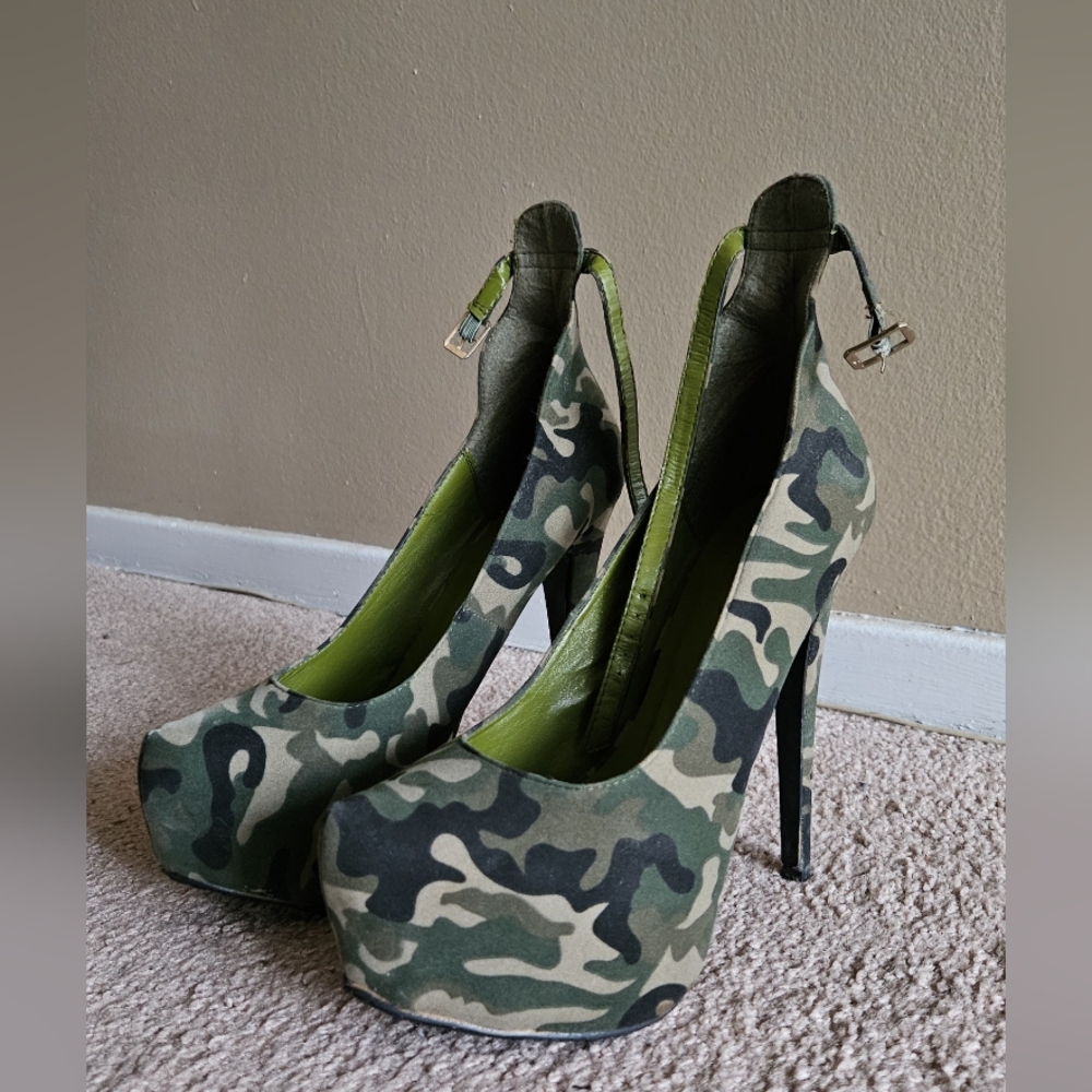 Camouflage High Heels